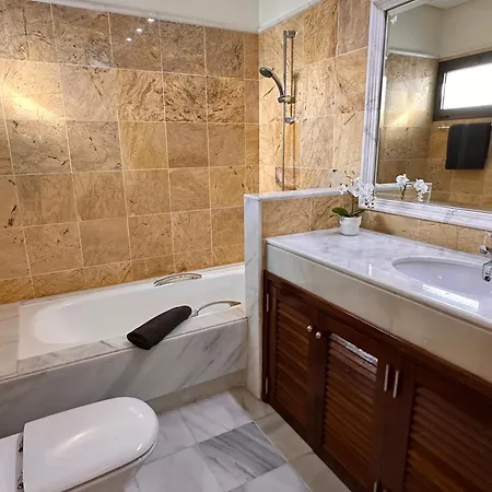 Amura Villa *